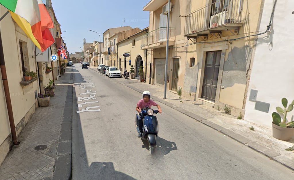 Noto, in via Rosolino Pilo si potrà parcheggiare sul marciapiede