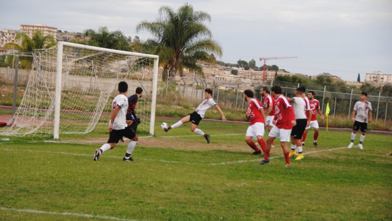 Calcio, il Noto inciampa in casa, per la Rinascita una sconfitta pesante