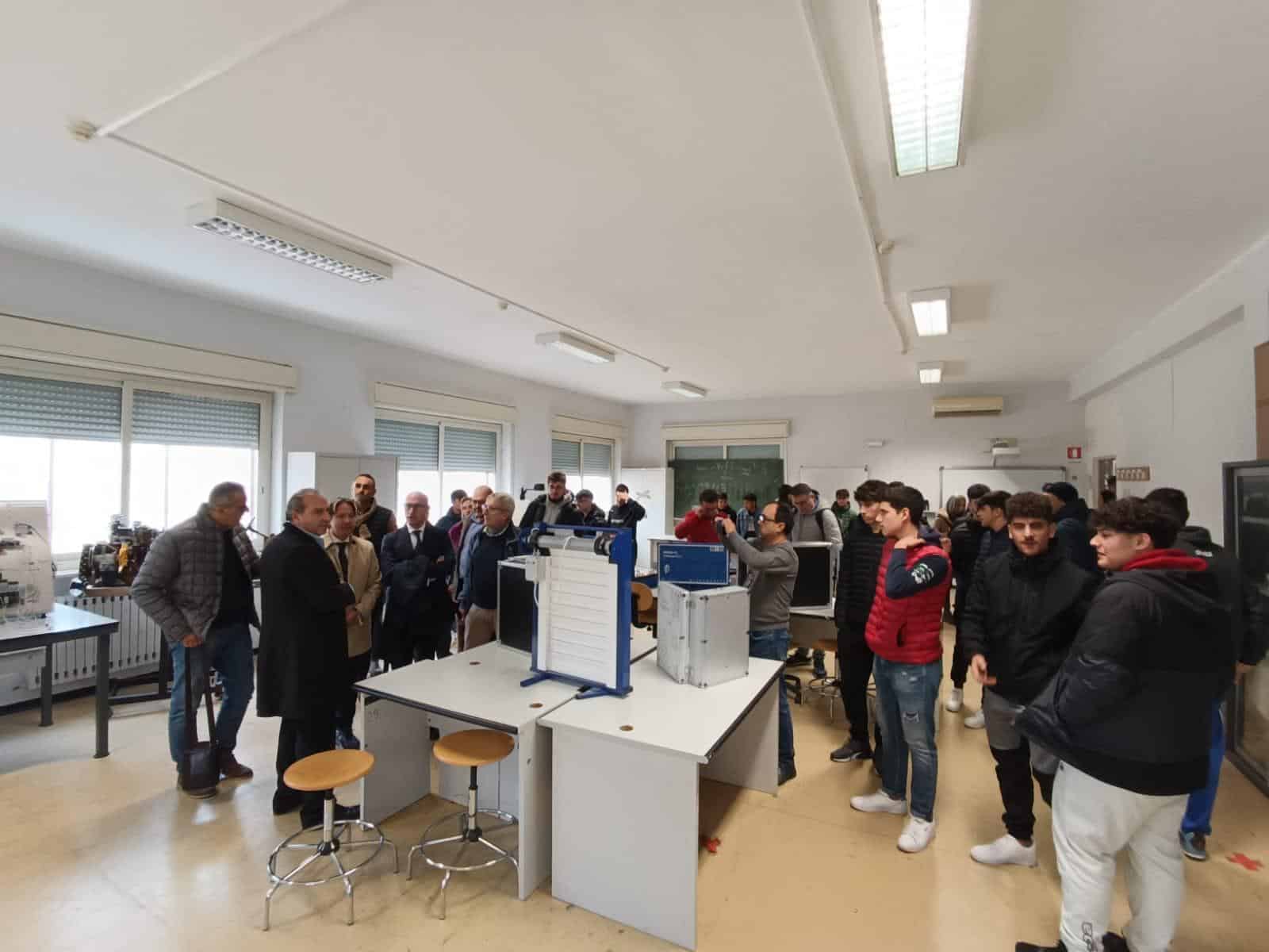 Noto, due nuovi laboratori multidisciplinari al Matteo Raeli